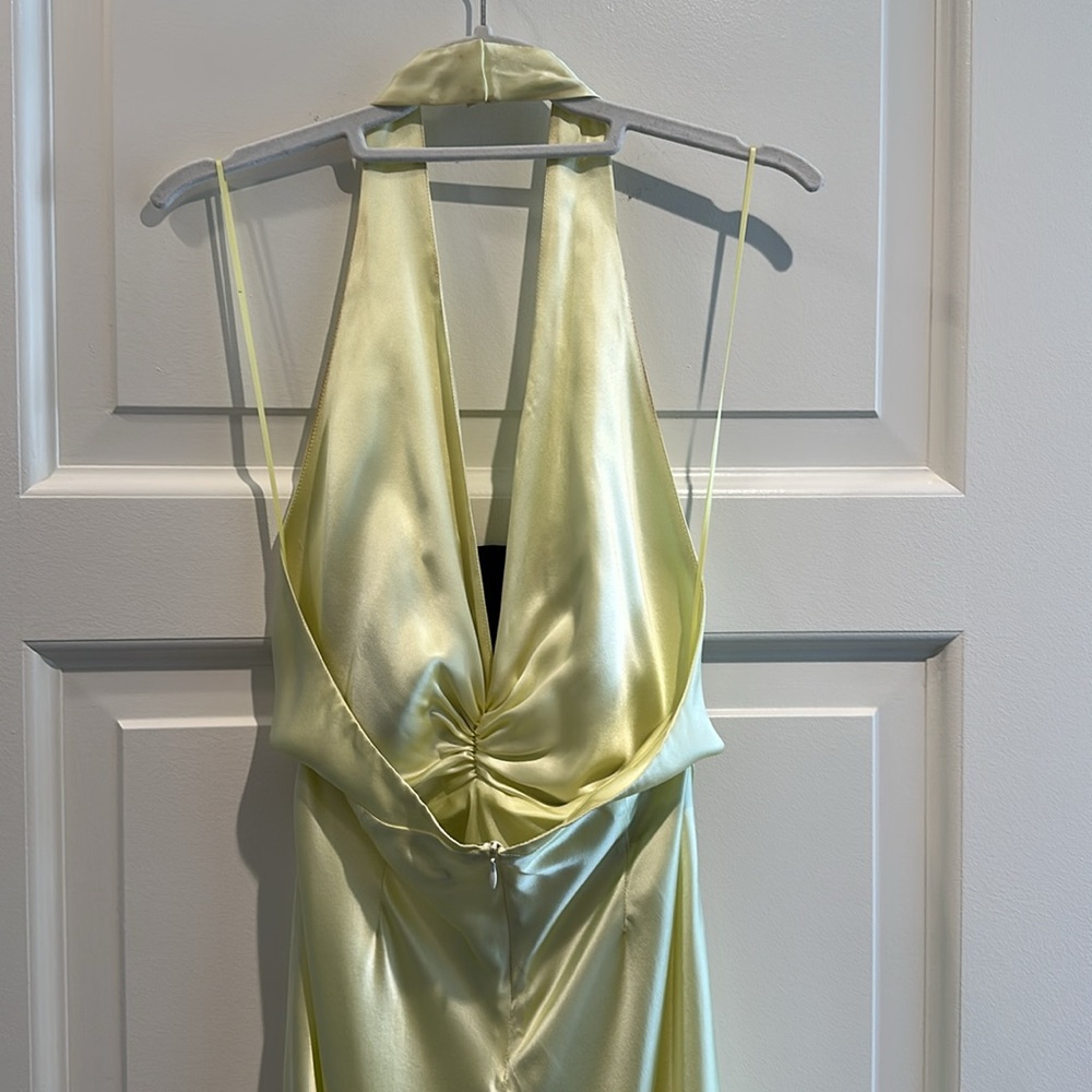 The Bar Celeste Silk Gown in Chiffon Yellow with Black Rosette. Size 4 - Picture 4 of 7